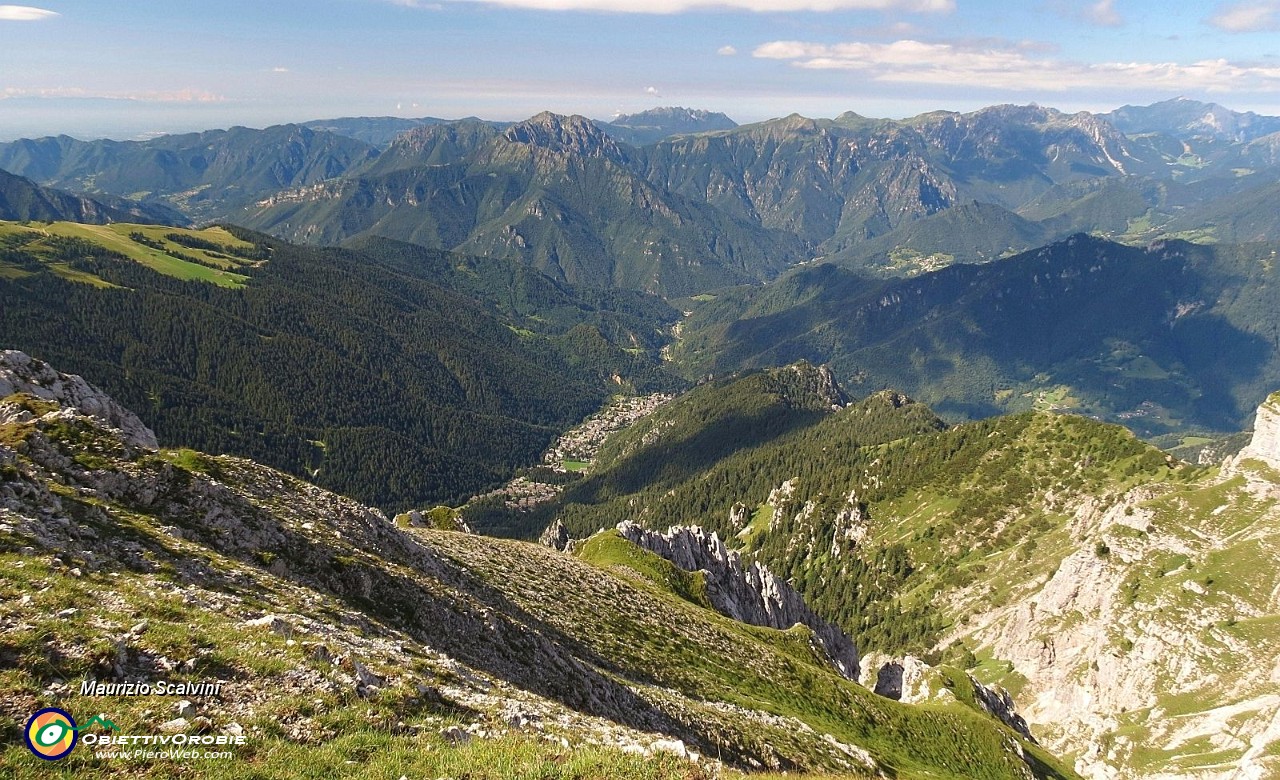 45 Panorama verso Piazzatorre....JPG